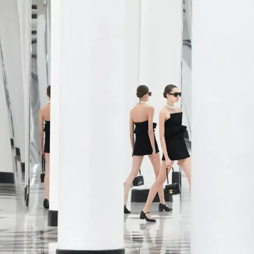 Celine向左，Hedi Slimane向何处？