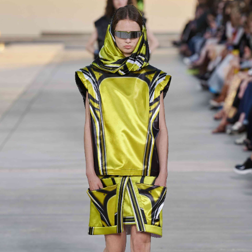 奢侈品牌推出低价商品吸引中产消费者