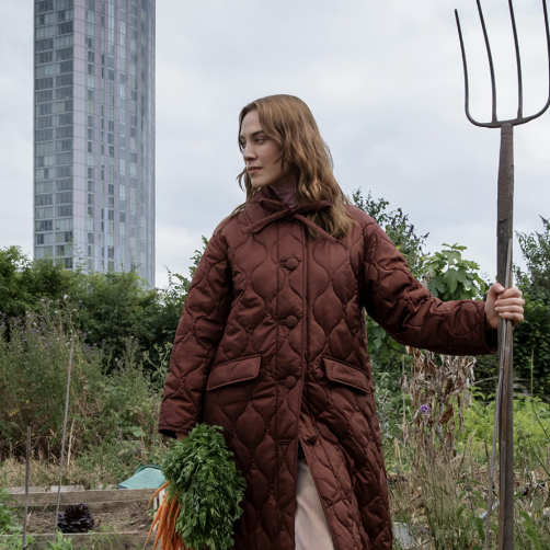 Barbour营业收入下降，利润反升