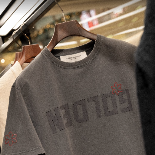 Golden Goose携手品牌全球代言人易烊千玺支持《苔花公约》