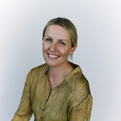 英国时装协会任命 Selfridges 高管 Laura Weir 为新任首席执行官