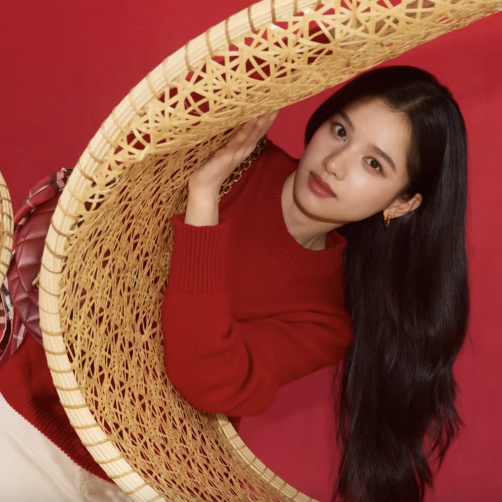 Burberry新春发力，携手艺术家推出联名活动与胶囊系列