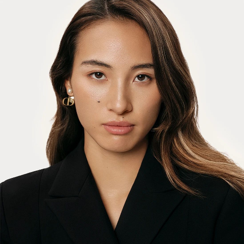 迪奥官宣全球品牌大使郑钦文