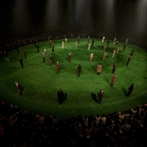 杰尼亚2025冬季时装秀致敬跨越世代的传承精神