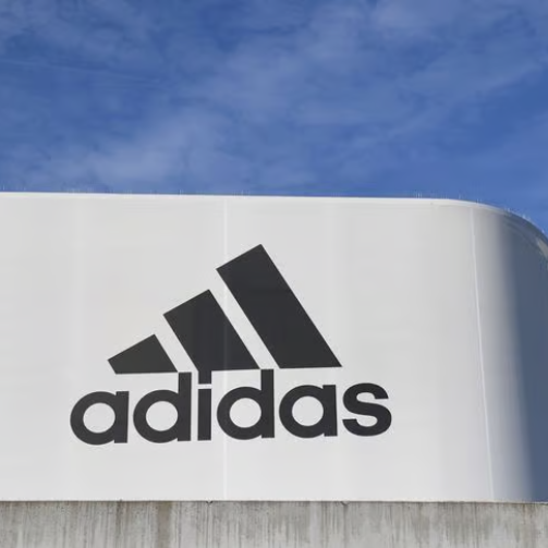 Adidas将在总部裁员近500 人