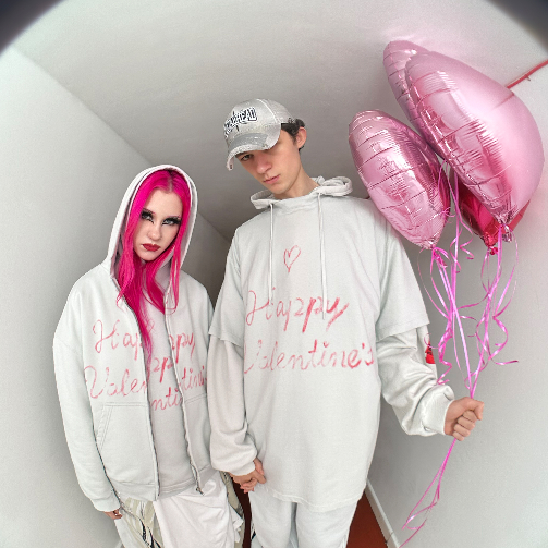 BALENCIAGA重磅发布全新情人节系列