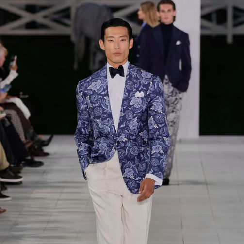 Ralph Lauren 因需求强劲上调年度收入预期