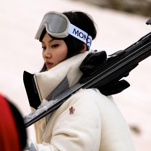 Moncler 24财年表现稳健，Stone Island Q4加速增长