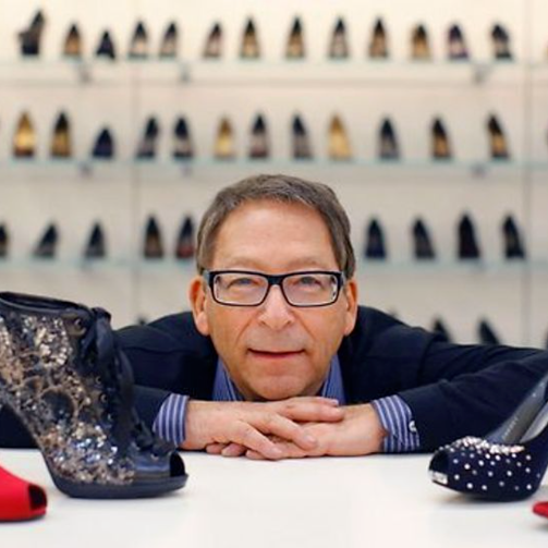 1.05亿美金卖掉Stuart Weitzman，为何Tapestry还能实现双赢？