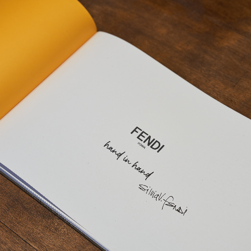 FENDI 接管米兰书店和报摊