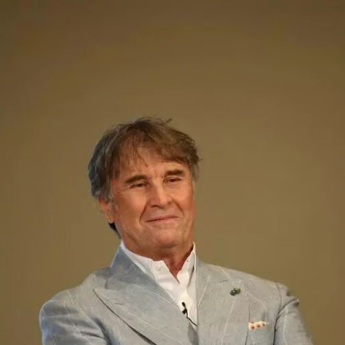 Brunello Cucinelli荣膺2025年度英国时装协会杰出成就奖