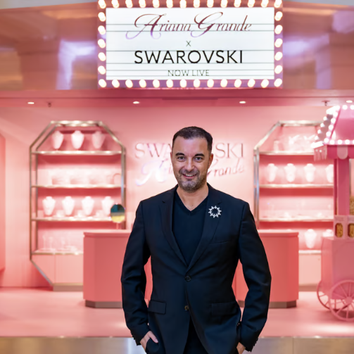 Swarovski与 Ariana Grande 的合作系列大获成功