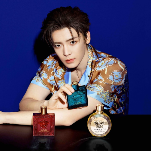 VERSACE 官宣香水代言人侯明昊