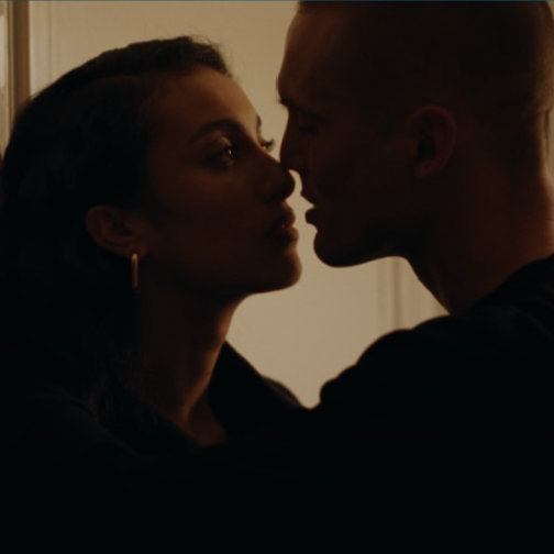 YSL Beauty 推出《别称其为爱》短片，作为反虐待运动的一部分