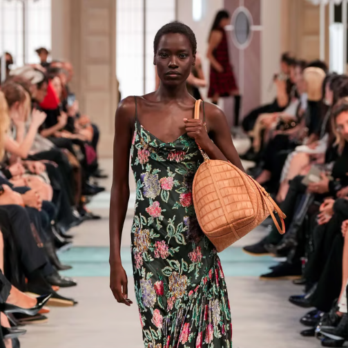 LVMH在得克萨斯州生产LV手袋困境重重