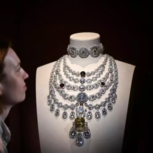 卡地亚回顾展在伦敦V&A博物馆举行