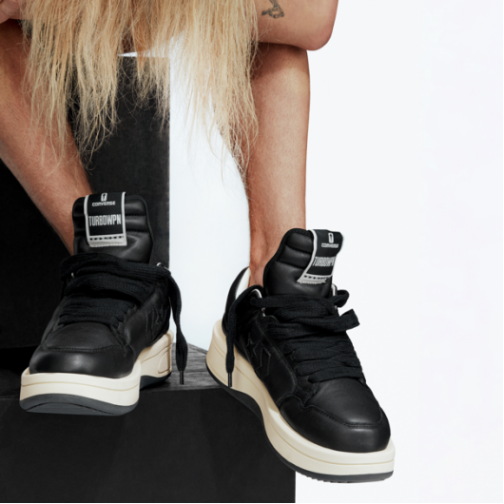 Converse与DRKSHDW携手推出全新TURBOWPN低帮鞋款