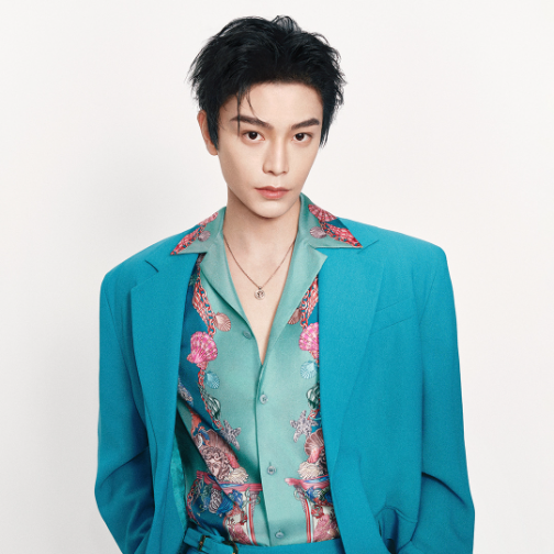 VERSACE正式官宣全球品牌代言人丁禹兮