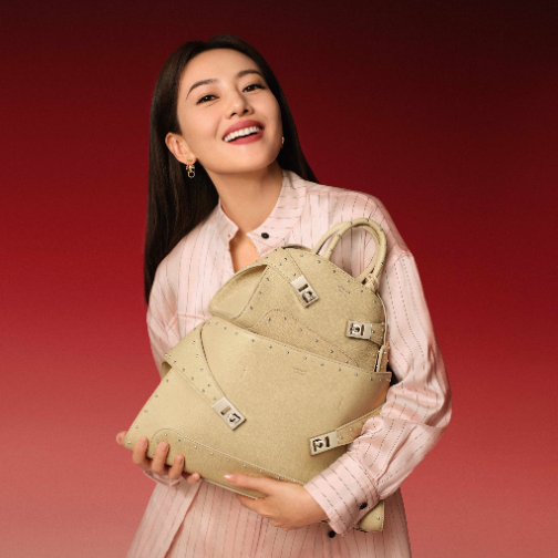 FERRAGAMO推出“抱抱包，抱抱爱”特别项目