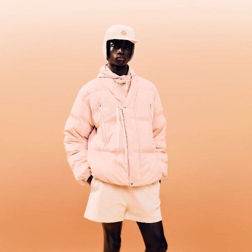 盟可睐联袂 DONALD GLOVER 演绎 GILGA FARM 别致之美