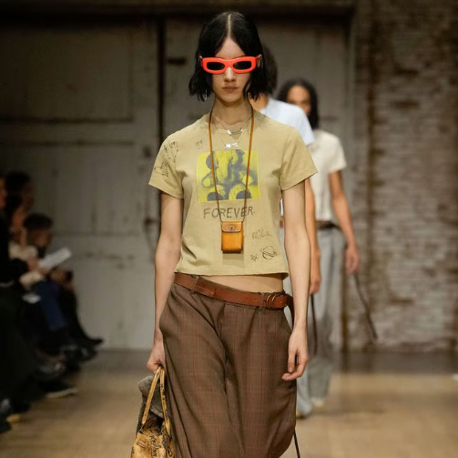 新加坡的24万名百万富翁推动奢侈品消费