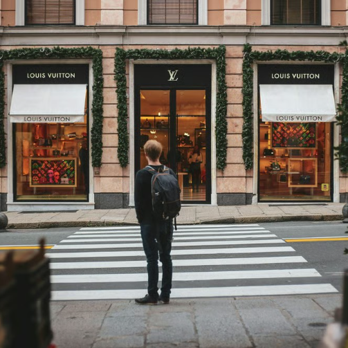 奢侈品行业面临新锐客户流失与顶级客户不满