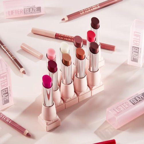 美宝莲成为WWE首个官方化妆品合作伙伴