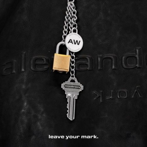 alexanderwang推出“Locked In”定制服务