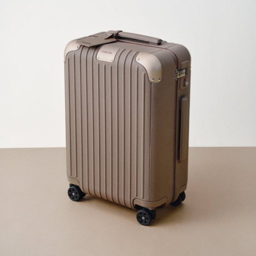 RIMOWA日默瓦推出雅致新色奶咖色