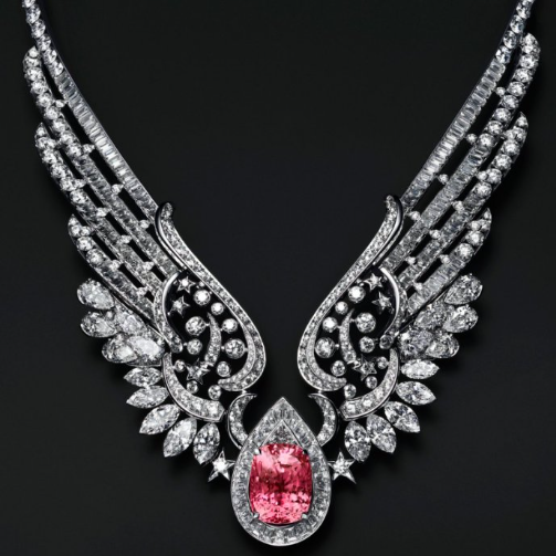 香奈儿发布REACH FOR THE STARS臻品珠宝系列