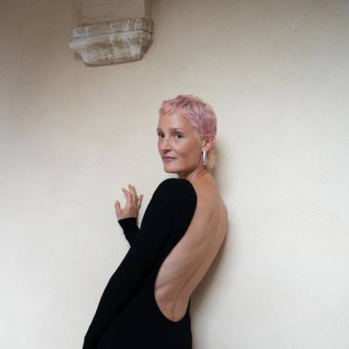 Bottega Veneta宣布Vicky Krieps出任品牌大使