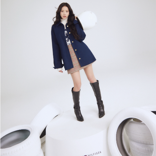 JISOO演绎TOMMY HILFIGER 2025秋季系列广告