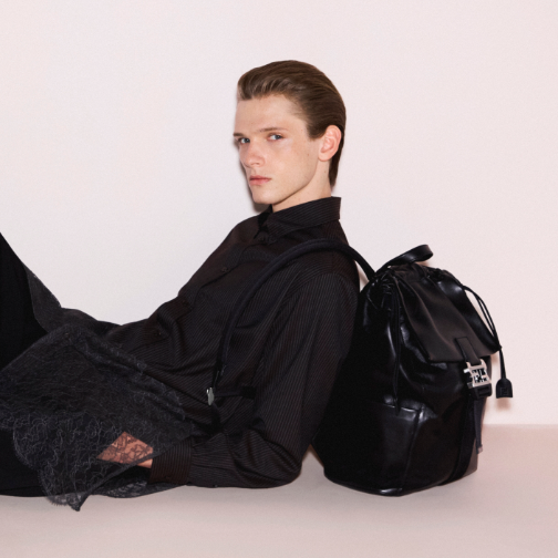 FENDI 隆重推出FENDI Flux 背包