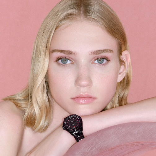 香奈儿推出全新BLUSH限定系列腕表