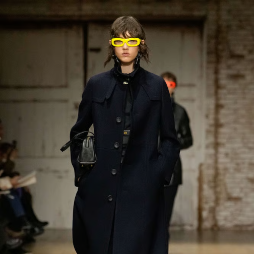 Coach母公司Tapestry拟30亿美元回购股份