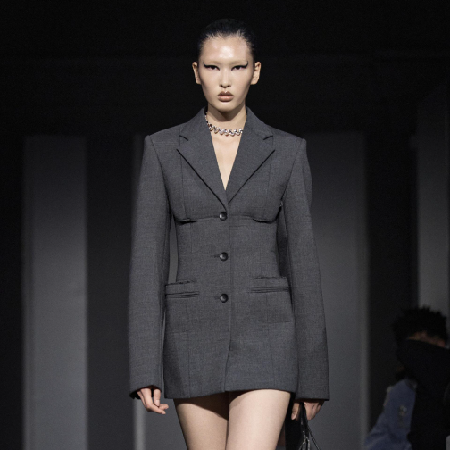 ALEXANDER WANG 呈现2026春季系列——女族长