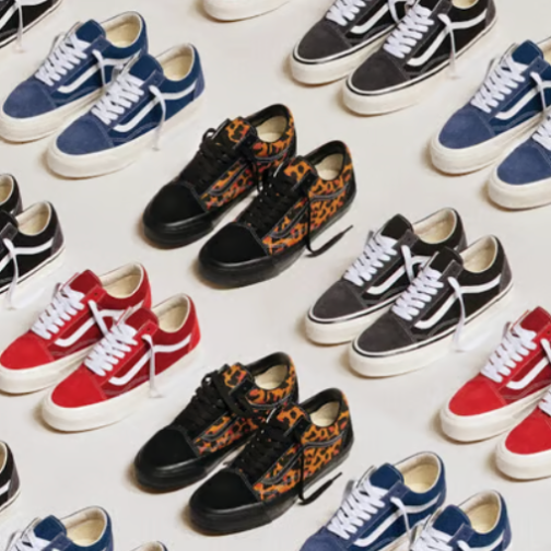 VF Corp在26财年第二季度收入总额为28亿美元，净债务下降了21%