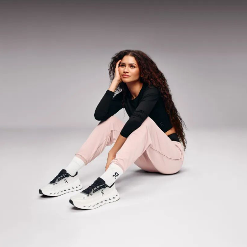 运动品牌 On 昂跑在强劲需求推动下再次上调全年目标