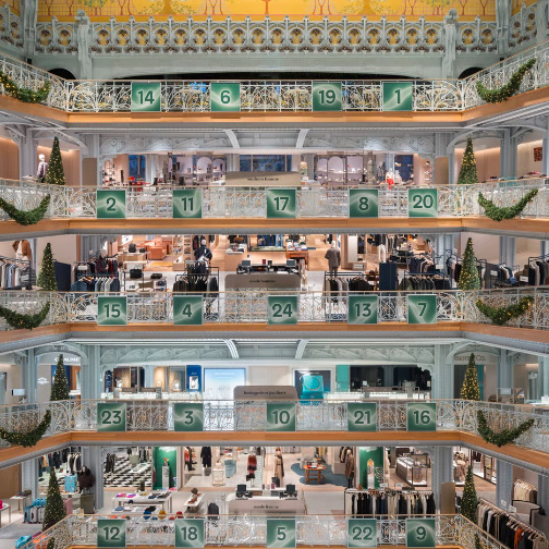 巴黎各大百货公司揭幕圣诞橱窗