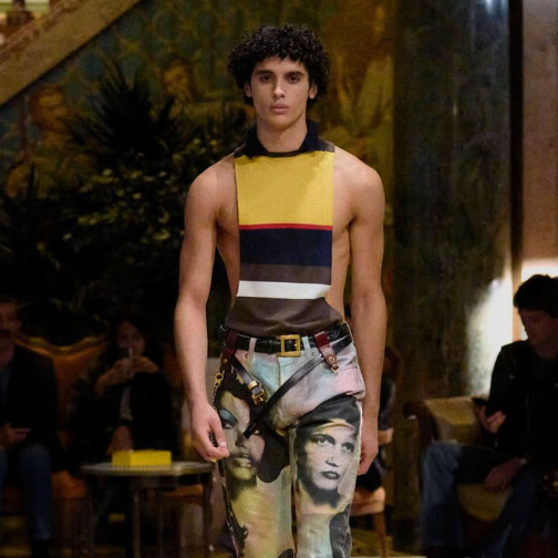 Prada集团收购Versace交易定档12月2日