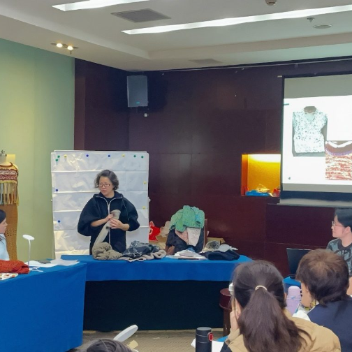 江南布衣助力“美丽工坊”残疾妇女就业增收