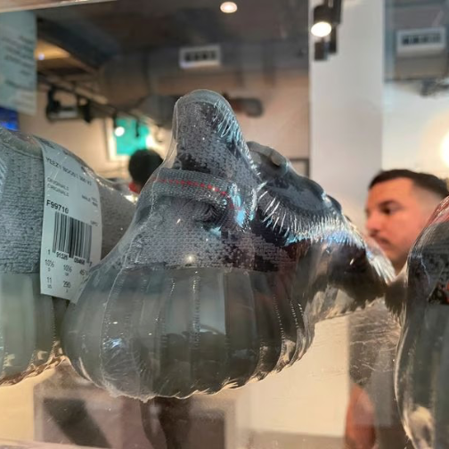 Adidas赢得关于Ye合作破裂案的诉讼