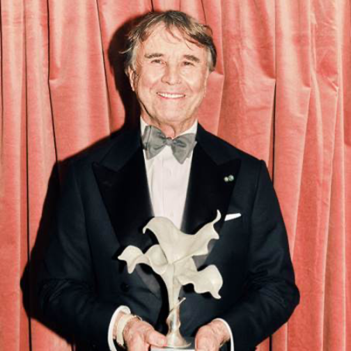 英国时装协会授予Brunello Cucinelli先生“杰出成就奖”