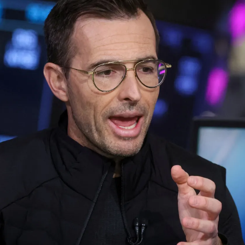 Lululemon全球CEO任职七年后卸任