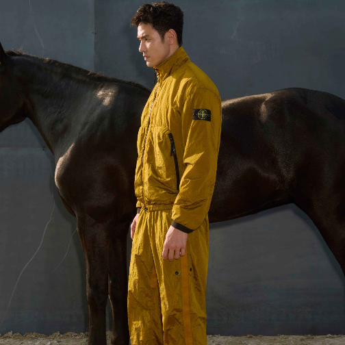 阮经天出镜STONE ISLAND马年 '026特别系列广告大片