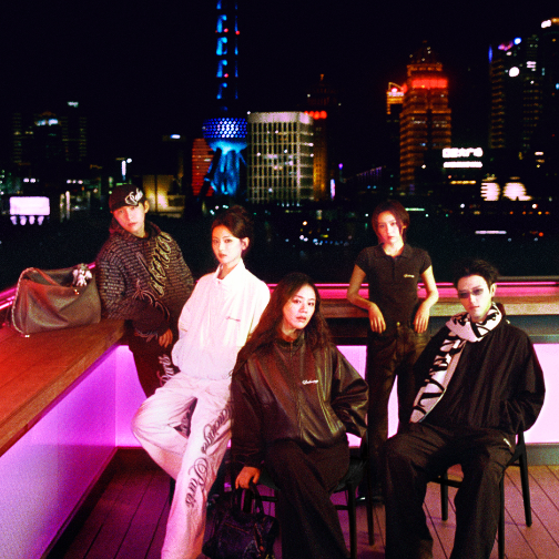 Balenciaga发布新春限定系列