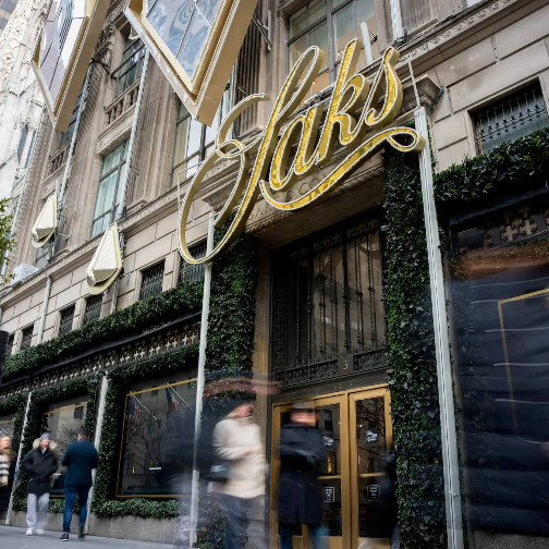 香奈儿、开云及LVMH被Saks拖欠逾2.25亿美元