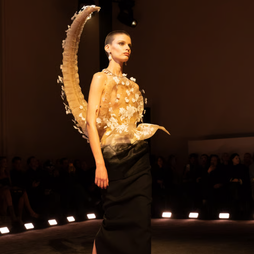 Schiaparelli的西斯廷之光，开启巴黎高定周