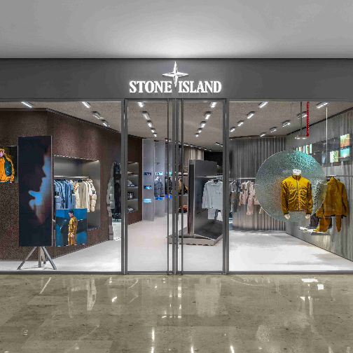 STONE ISLAND南京德基广场精品店迁址开幕