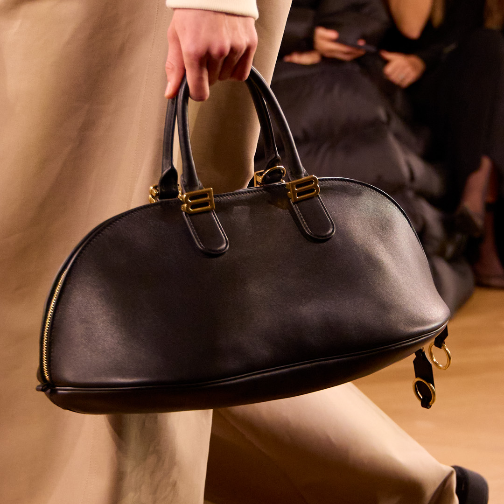 BALENCIAGA推出BOLERO与LE 7两款手袋